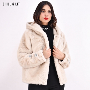 Veste en Fourrure Avec Capuche