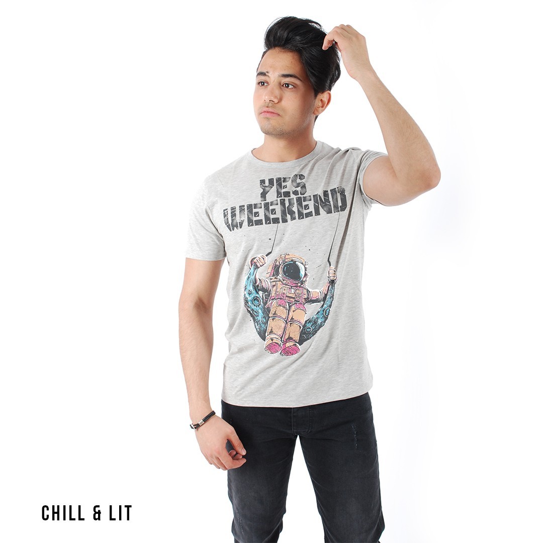 Slide  #2 T-shirt Graphique "Yes Weekend"
